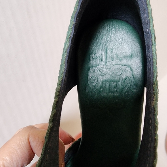 NEW - ELF dark green leather shoes with 3" heel - Picture 6 of 7